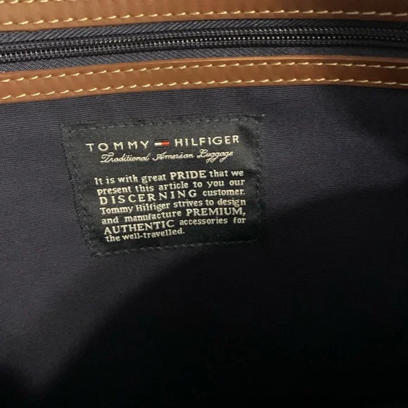 Tommy Hilfiger Classic canvas& leather messenger/laptop bag - Picture 13 of 15